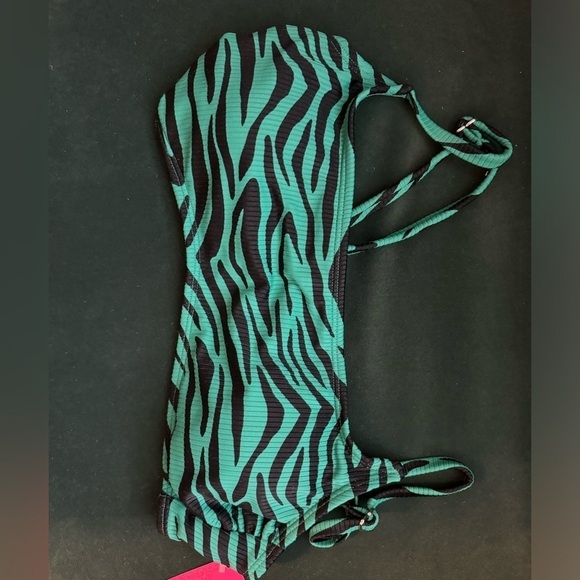 NWT! Zebra Print Bikini Top - Size Large - Picture 2 of 5